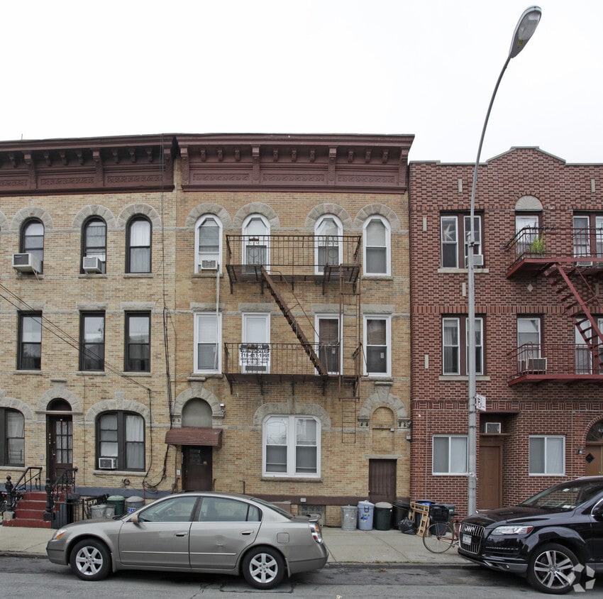Building Photo - 41 Withers St