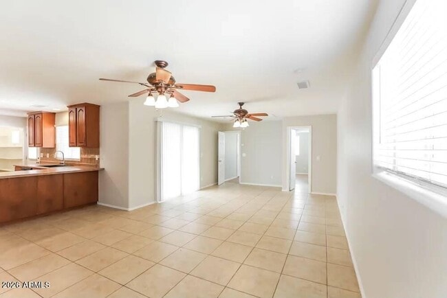 Foto del edificio - 401 E Fremont Dr