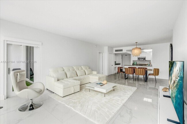 Foto del edificio - 10275 Collins Ave