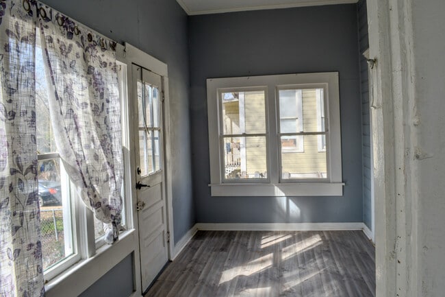 Building Photo - 2416 Highland Ave