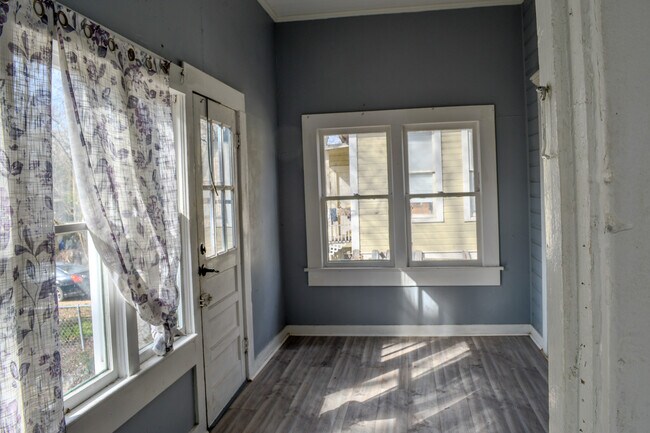 Foto del edificio - 2416 Highland Ave