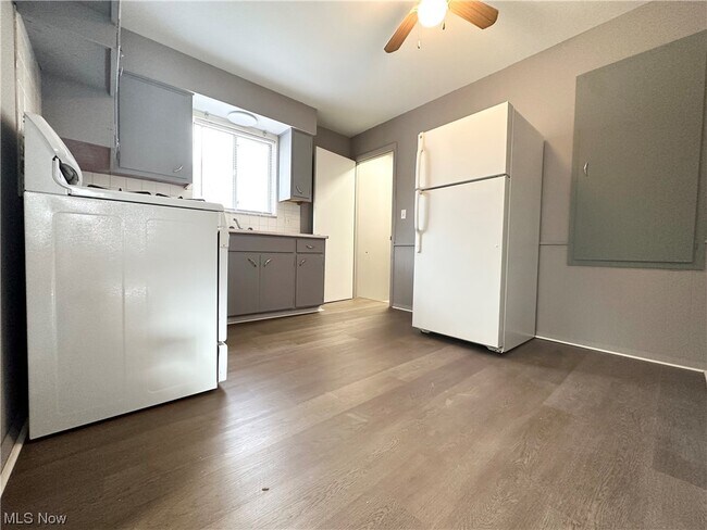 Foto del edificio - 231 Randel Ave