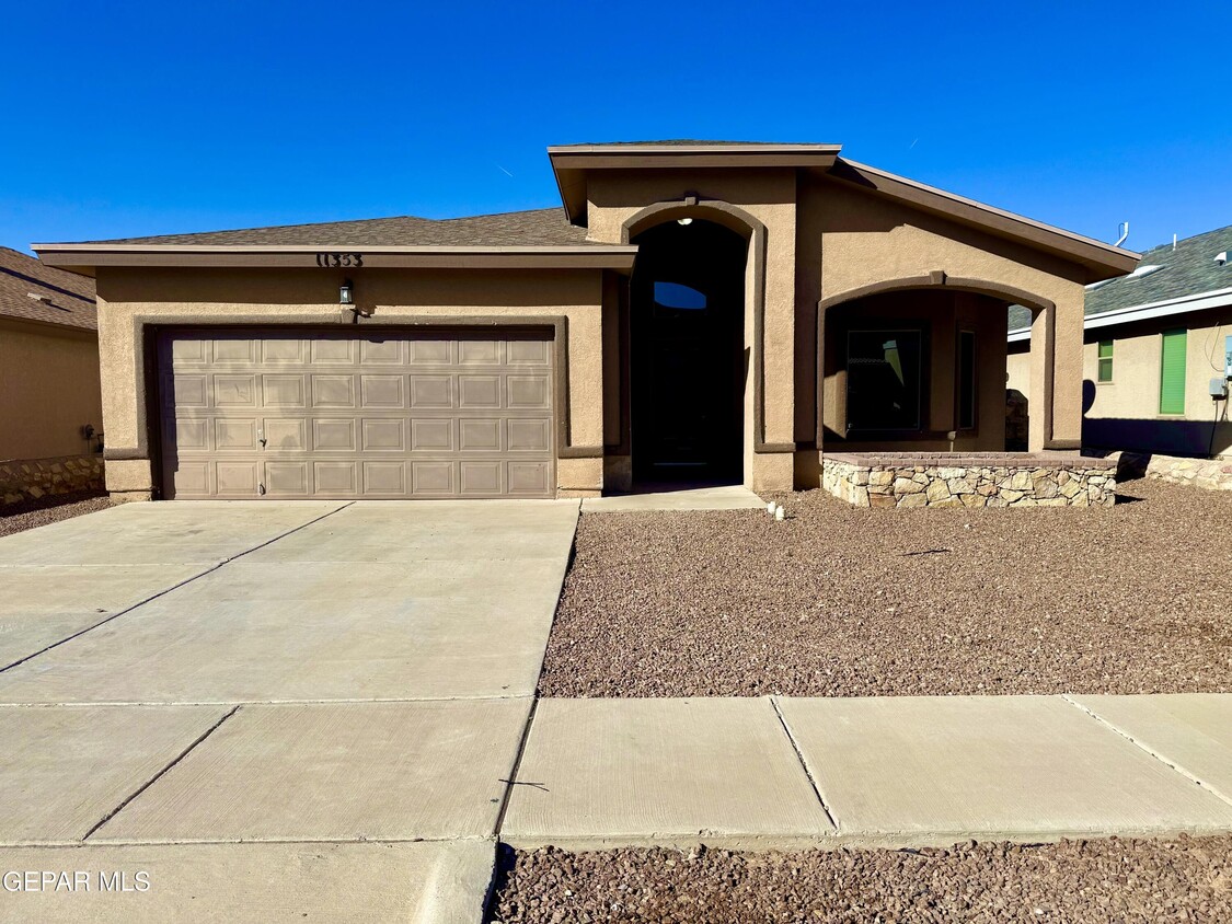 Primary Photo - 11353 Bullseye St