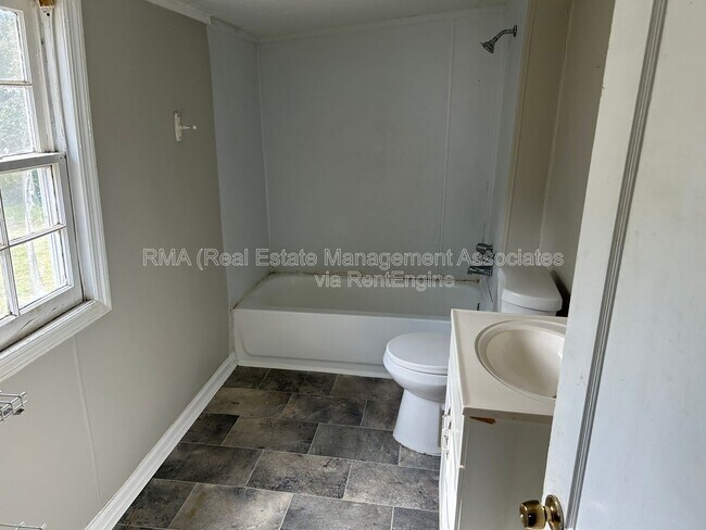 Foto del edificio - 618 Hammock St