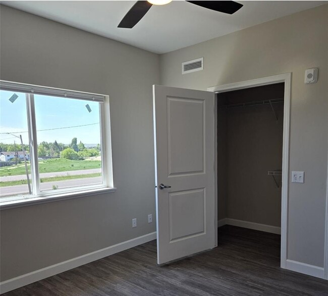 Building Photo - 3300 Nationway
