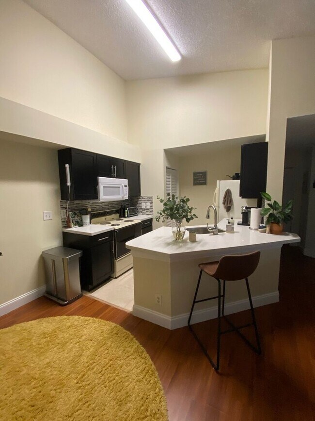 Building Photo - 9999 Summerbreeze Dr