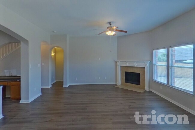 Foto del edificio - 7814 Longbow Ln