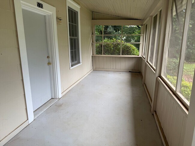 Foto del edificio - Charming Historic Home – Spacious 2-Bedroom Apartment in Boulevard/Normaltown