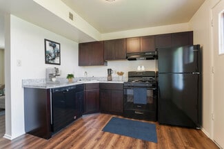 Building Photo - The Grove at Manchester