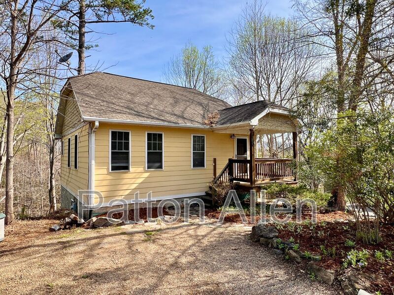Primary Photo - 430 Riverview Dr