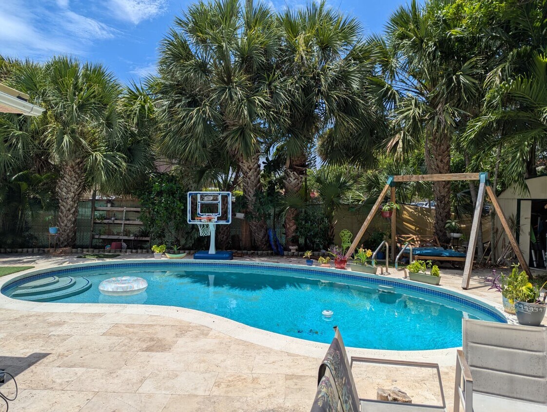 Foto principal - 2220 NE 37th St
