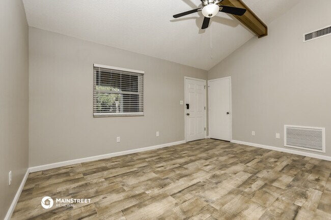 Building Photo - 689 Fairchild Ave
