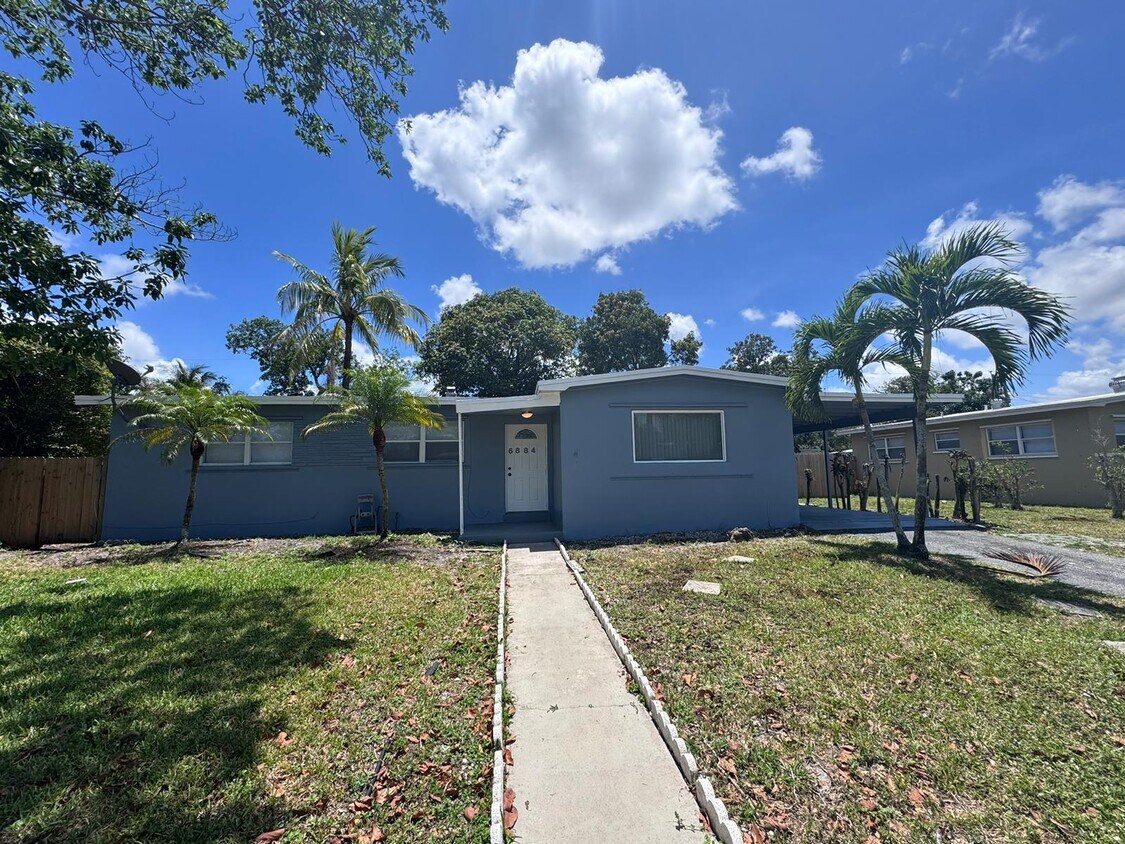Primary Photo - 6884 NW 14th St