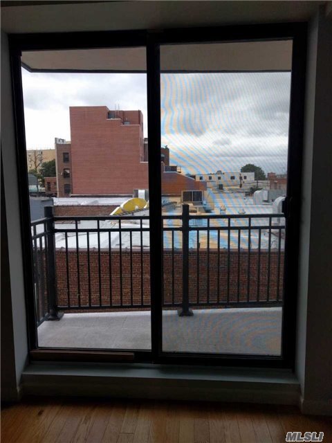 Foto del edificio - 135-17 Northern Blvd