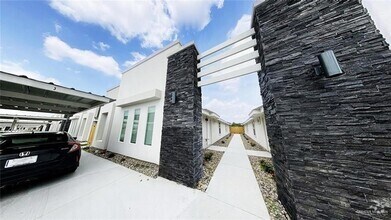 Building Photo - 2012 Summerland Ln