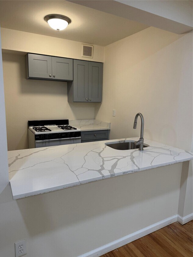 Foto principal - 119 Glenwood Ave