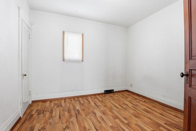 Foto del edificio - 1028 S 14th St