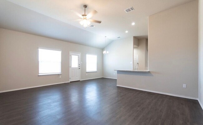 Building Photo - 617 Grayson Ln