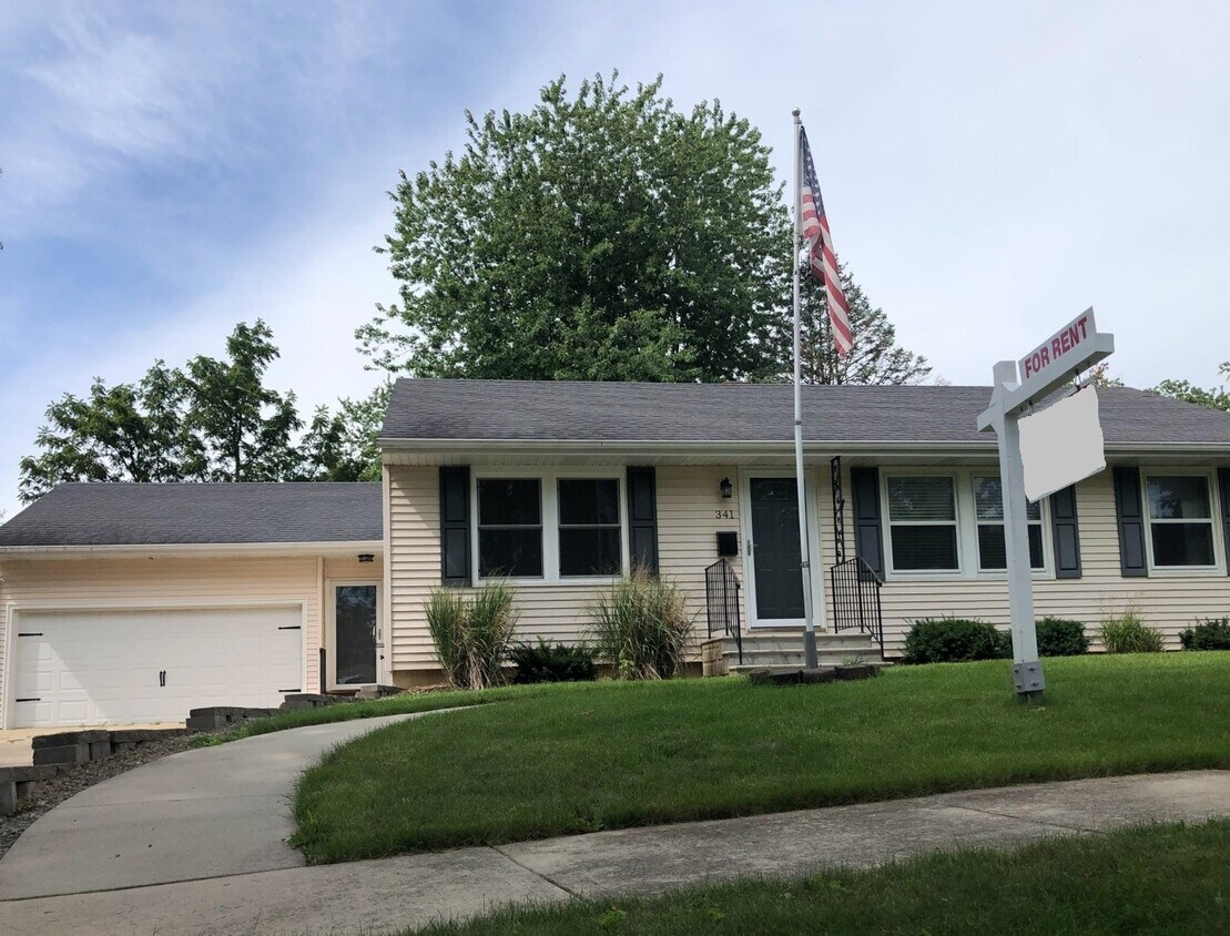 341 Crescent Dr, Sycamore, IL 60178 House for Rent in Sycamore, IL