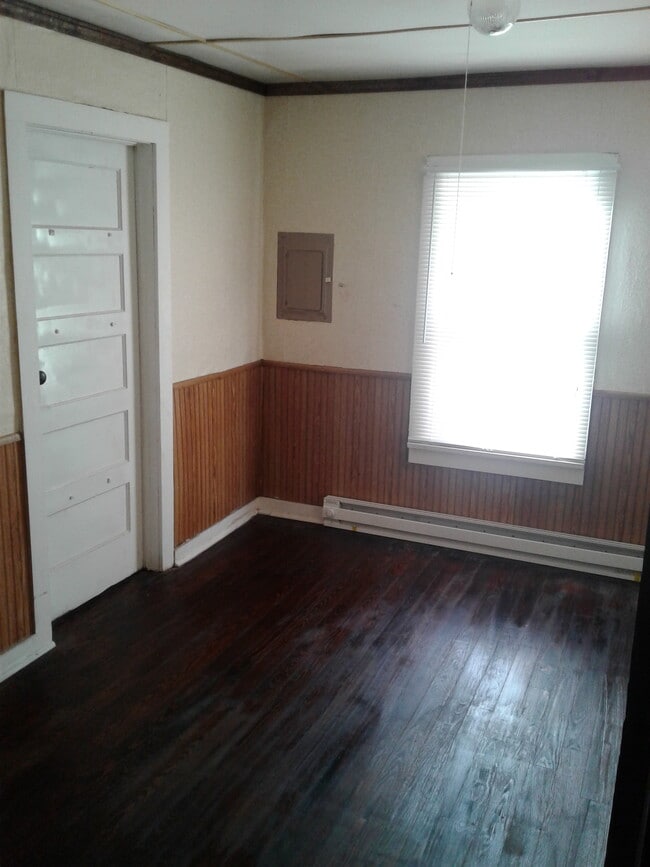 Building Photo - 2853 W Olive St