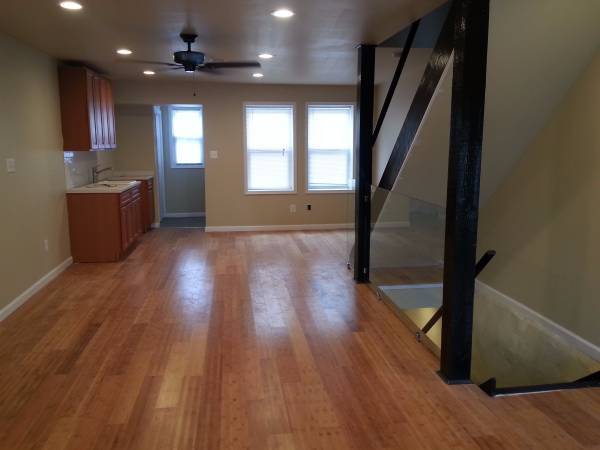 Building Photo - 4560 Fernhill Rd