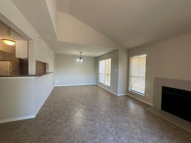 Foto del edificio - 7200 W T C Jester Blvd