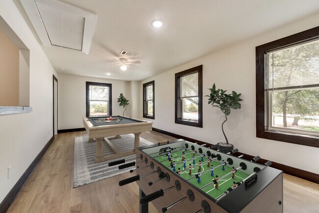 Foto del edificio - Longhorn Ranch-Barndo Community-Half Acre ...
