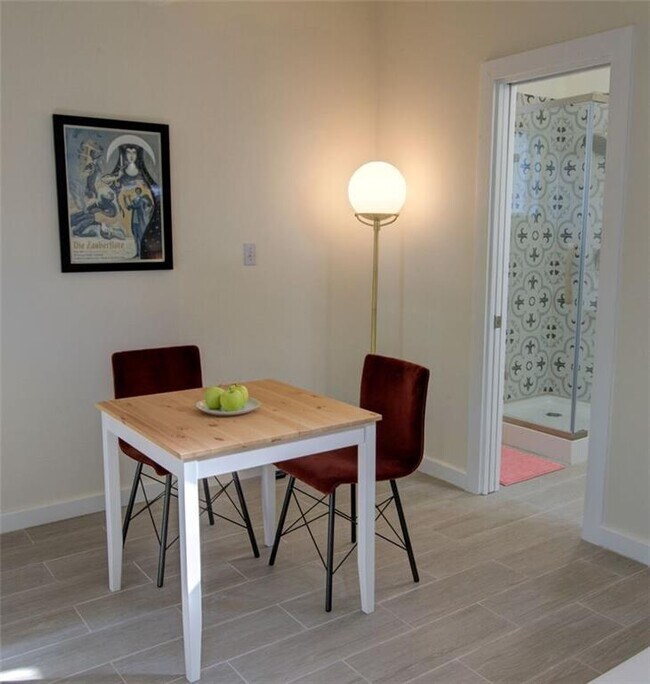 Foto del edificio - 2114 Clifton St