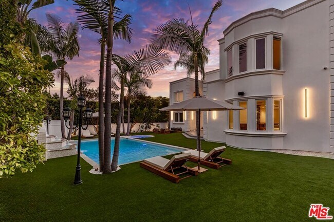 Foto del edificio - 504 Elm Dr