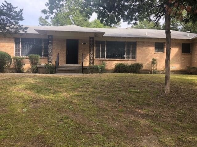 Primary Photo - 1338 S Corinth St Rd