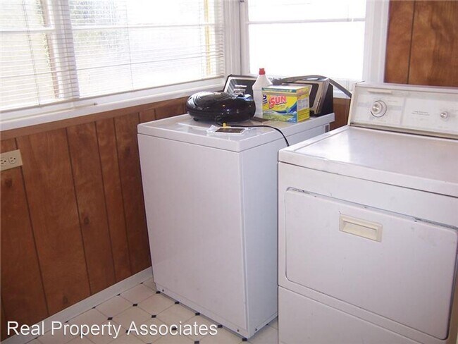Building Photo - 2 br, 1 bath House - 7553A 15th Ave NW