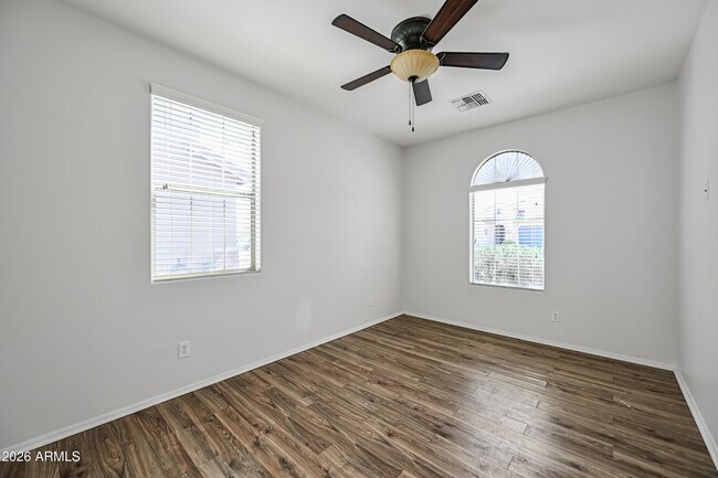 Building Photo - 23862 W Gibson Ln