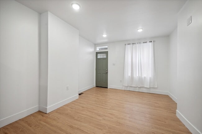 Building Photo - 1505 N Orkney St