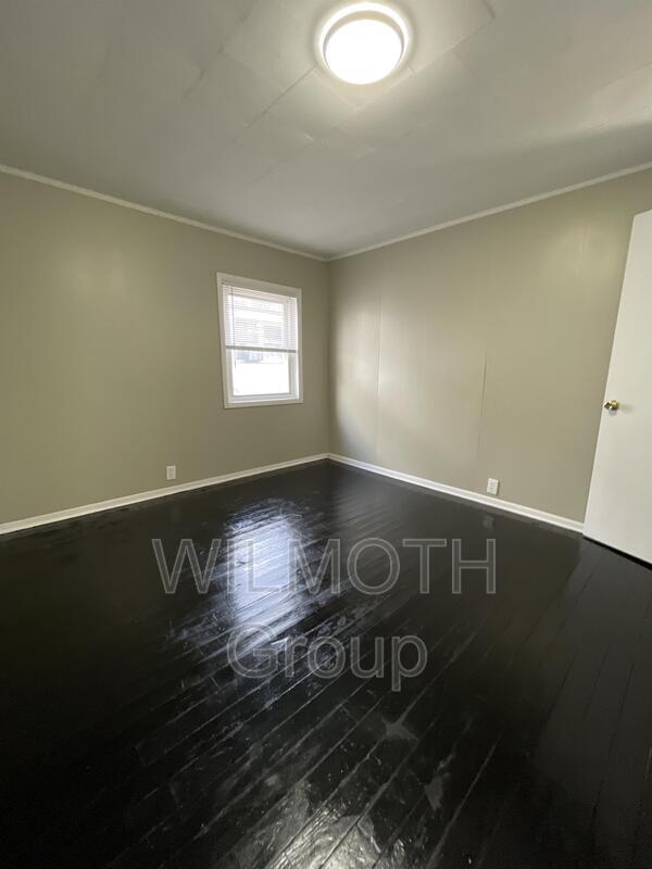 Foto del edificio - 210 Whitlock Ave