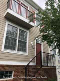 Foto principal - 4 br, 4.5 bath House - 14 Village Green Drive