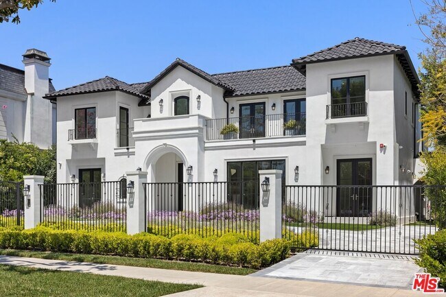 Foto del edificio - 722 N Camden Dr