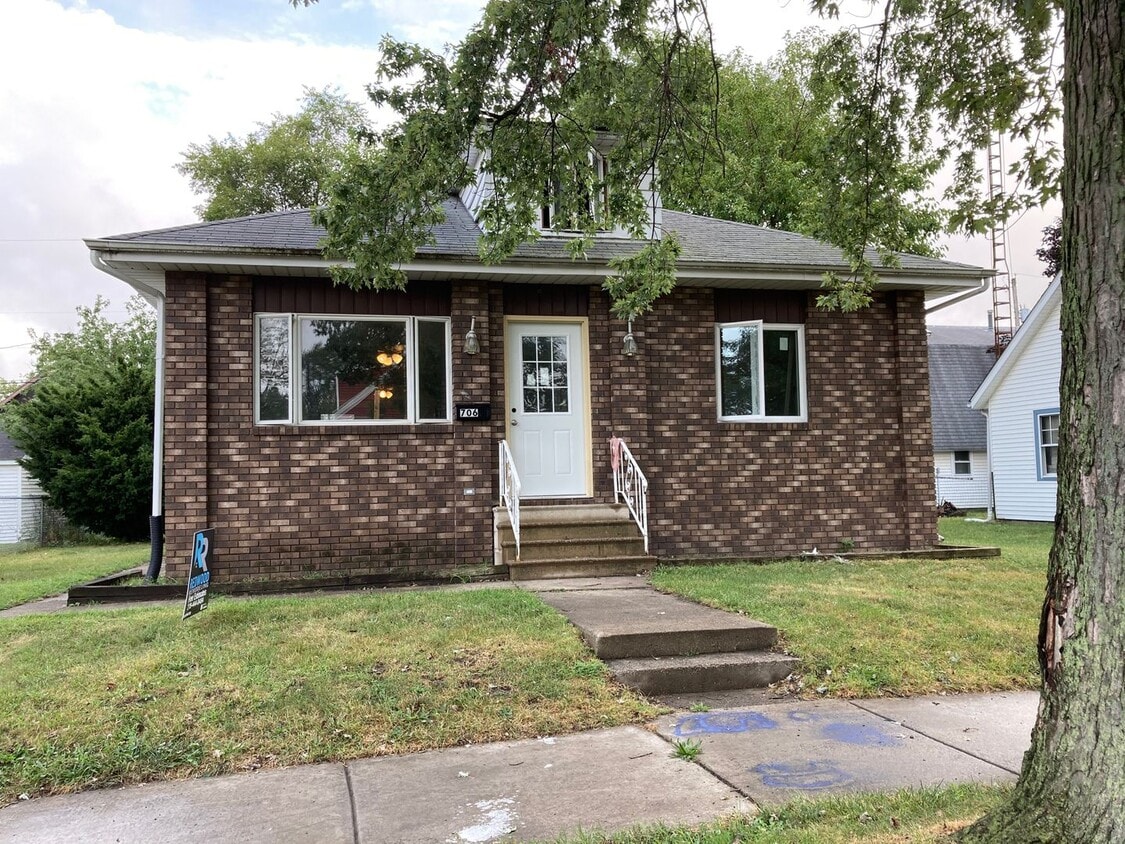 Primary Photo - Charming Completely Remodeled Home!