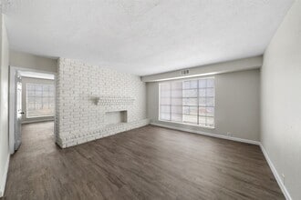 Building Photo - 6301 Alfano St