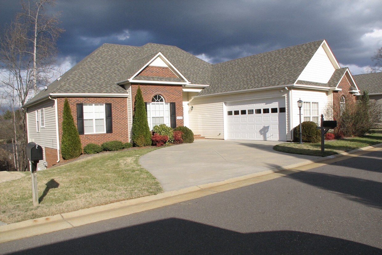 Primary Photo - 5155 Old Plantation Cir