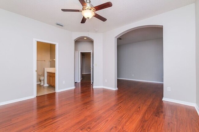 Building Photo - Available Now!!Newly Renovated!!!