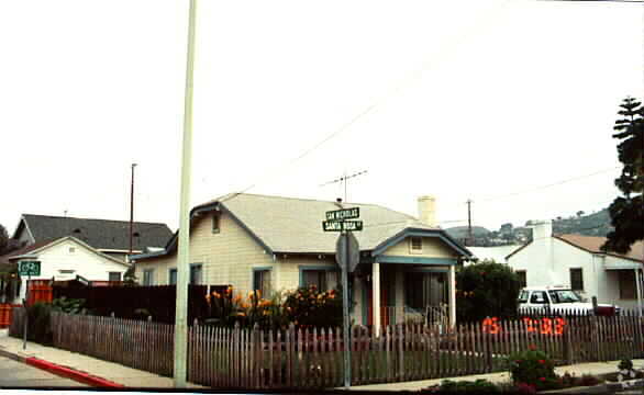Building Photo - 137 S Santa Rosa St