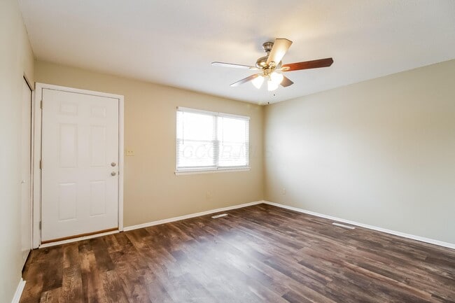 Building Photo - 4793 Carbondale Dr