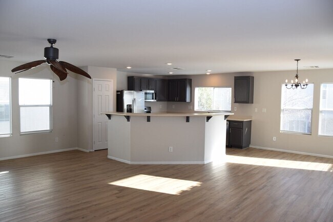 Building Photo - $2,300.00 p/m BEAUTIFUL SOUTHWEST SPLIT HOME!