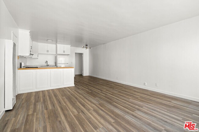 Foto del edificio - 1451 S Norton Ave