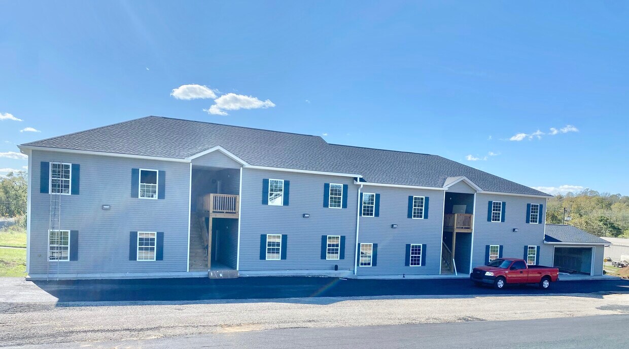 Primary Photo - 106 Landmark Dr