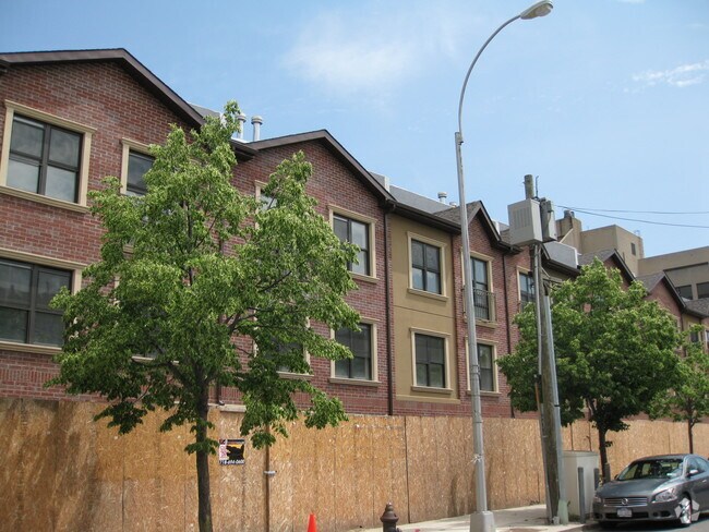 Building Photo - 1499 Prospect Pl