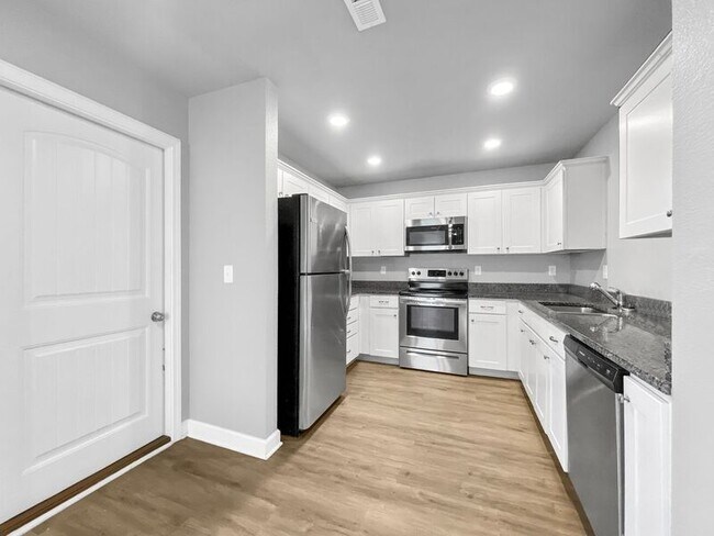 Foto del edificio - 8214 SW 1st St