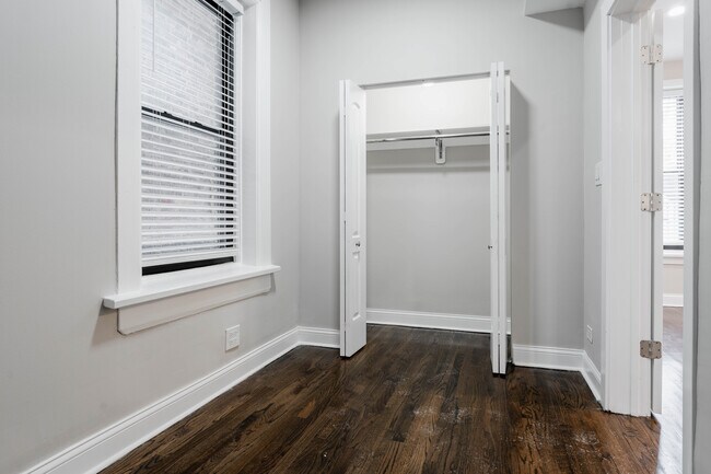 Foto del edificio - 2031 W Moffat St