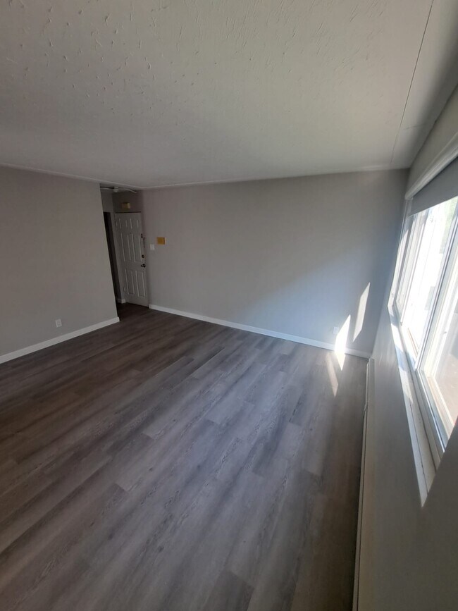 Photo du bâtiment - 10734-108 108 St NW