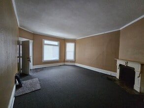 Building Photo - 1721 W Sherman Ave